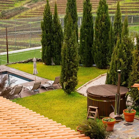 Douro -pateo Douro * Provesende